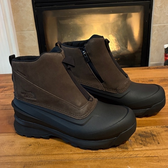The North Face Chilkat Black Insulated Boots size 12.5 main image 9